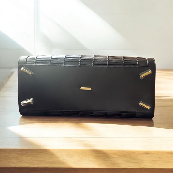 Salvatore Ferragamo Hug handbag (M) - Picture 8 of 9